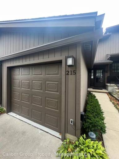 Main picture of 215 W Park Ln