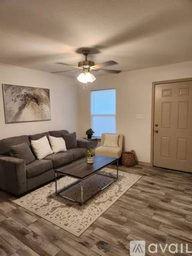 Main picture of 2877 Siwel St