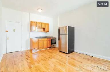 Main picture of 441 Wilson Ave