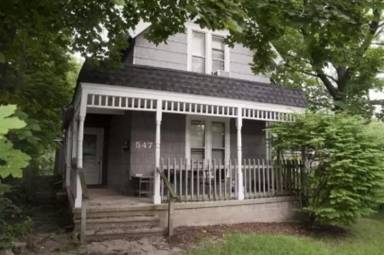 Main picture of 547 Elizabeth St