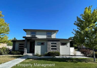 Main picture of 701 E Willow St