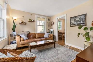 Main picture of 91 Saratoga Way