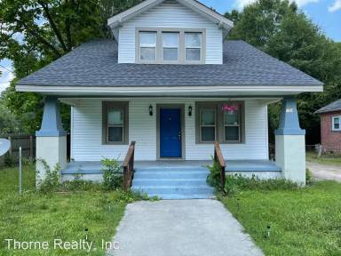 Main picture of 724-730 School St