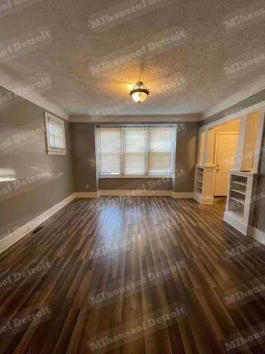 Main picture of 5539 Sheridan St