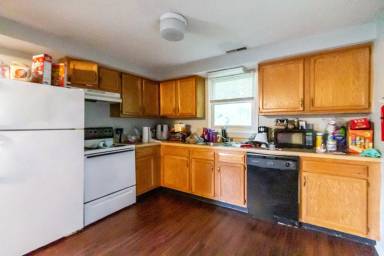 Main picture of 1405 W Jackson St