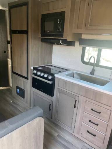 Main picture of 17881 N Tamiami Trl