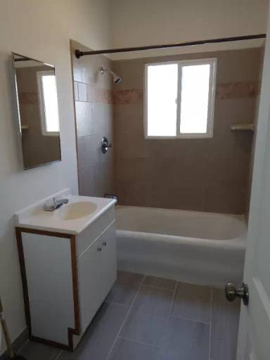 Main picture of 1407 W 49th St