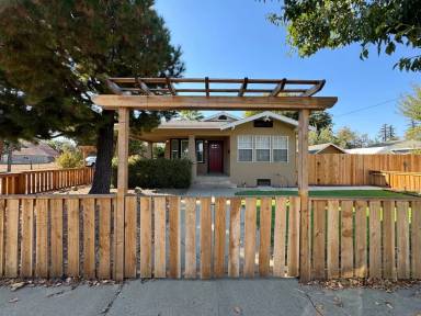 Main picture of 498 Johnston St