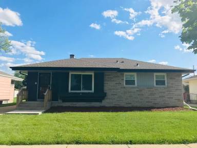 Main picture of 8215 W Carmen Ave