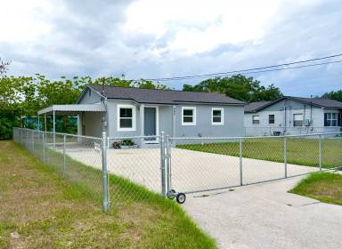 Main picture of 885 Ruby Ave