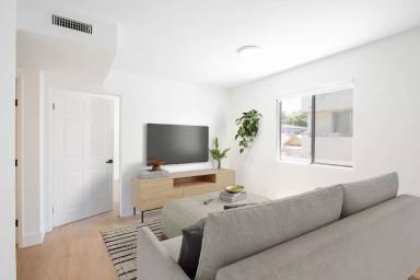 Main picture of 5716 Lexington Ave