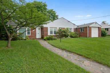 Main picture of 9702 Bellevue Dr