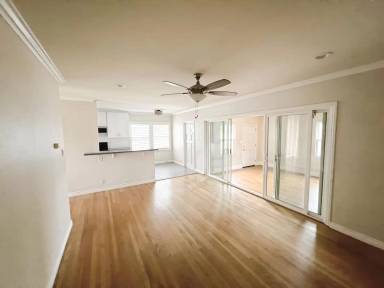 Main picture of 2410 Clark Ave
