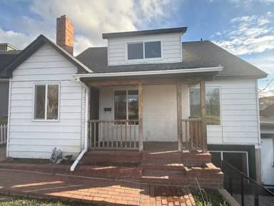 Main picture of 330 Delta St
