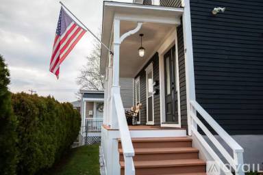 Main picture of 19 Bayview Ave