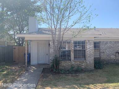 Main picture of 822 Woodland Ct