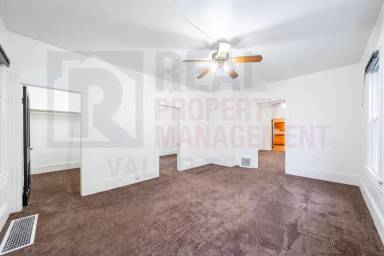 Main picture of 3807 E 55th St