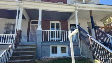 Main picture of 3215 Baker St