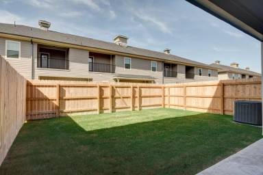 Main picture of 401 Kate Ln