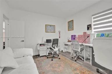 Main picture of 3784 Sheridan Ave