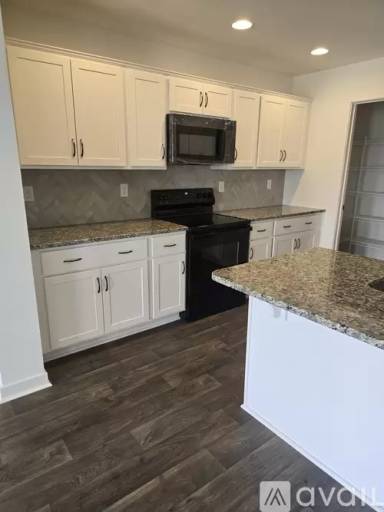 Main picture of 7411 Red Oak Ct