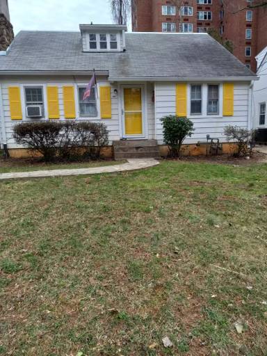 Main picture of 514 1/2 Valley Rd