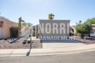 Main picture of 2542 N La Escondida Cir