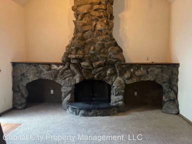 Main picture of 239 White City Blvd