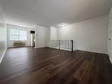 Main picture of 925 Shallowford Rd