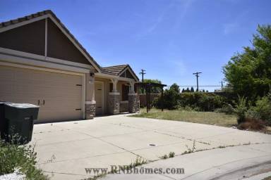 Main picture of 133 Marinette Ct