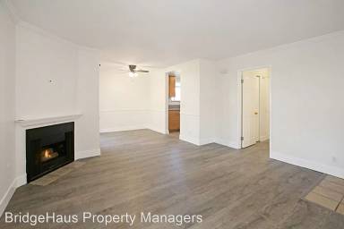 Main picture of 830 Broadway
