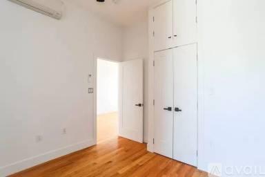 Main picture of 930 DeKalb Ave