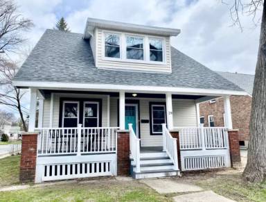 Main picture of 24 Larkin St