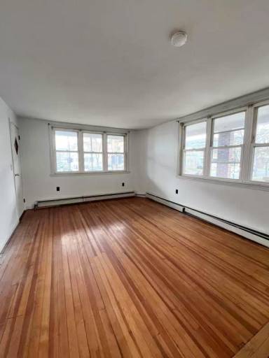 Main picture of 370 2nd Ave