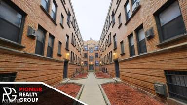 Main picture of 815-23 W Cornelia Ave