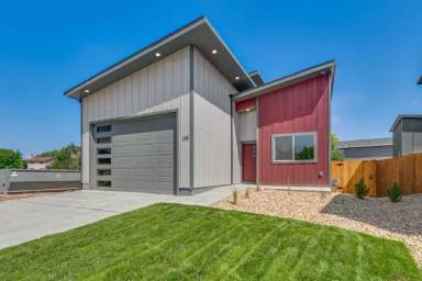 Main picture of 618 Hemlock Dr