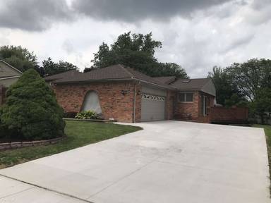 Main picture of 3000 Roxbury Dr