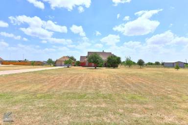 Main picture of 261 Fry Blvd