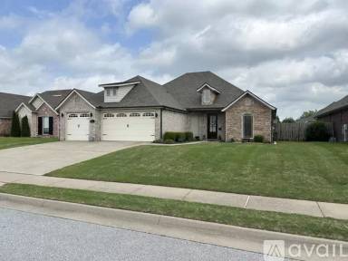 Main picture of 207 Brandon Blvd
