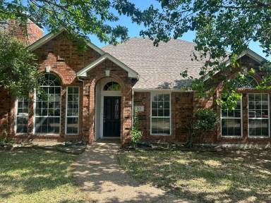 Main picture of 313 Meadowood Ln