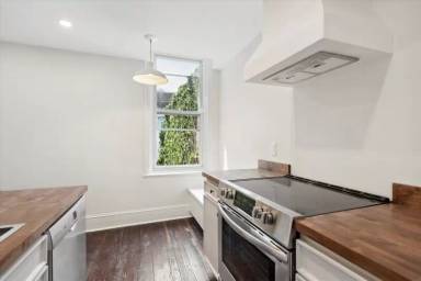 Main picture of 1832 Callowhill St