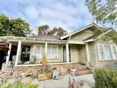 Main picture of 3776 10th Ave