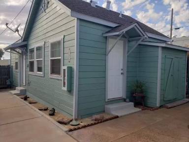 Main picture of 3025 Myers St