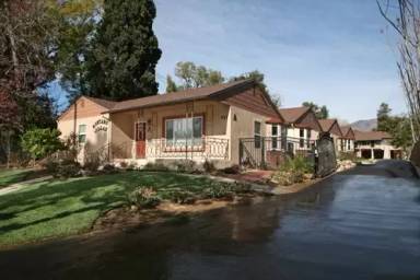 Main picture of 517 E Washington Blvd