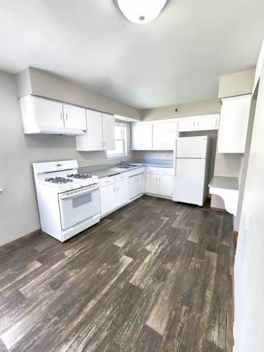 Main picture of 10001 W Hampton Ave