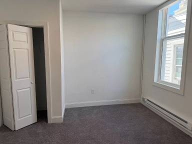 Main picture of 33 N Washington St