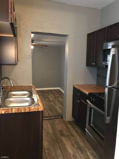 Main picture of 827 W Rosewood Ave