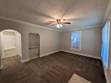 Main picture of 922 Walker St