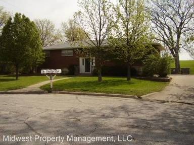 Main picture of 1504 Parkade Blvd