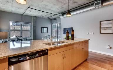 Main picture of 2229 Blake St